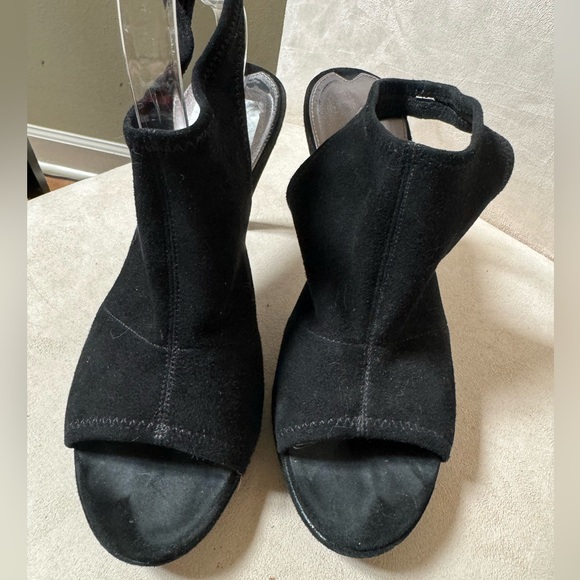 Via Spiga Suede Peep Toe slingback heels - Picture 7 of 7